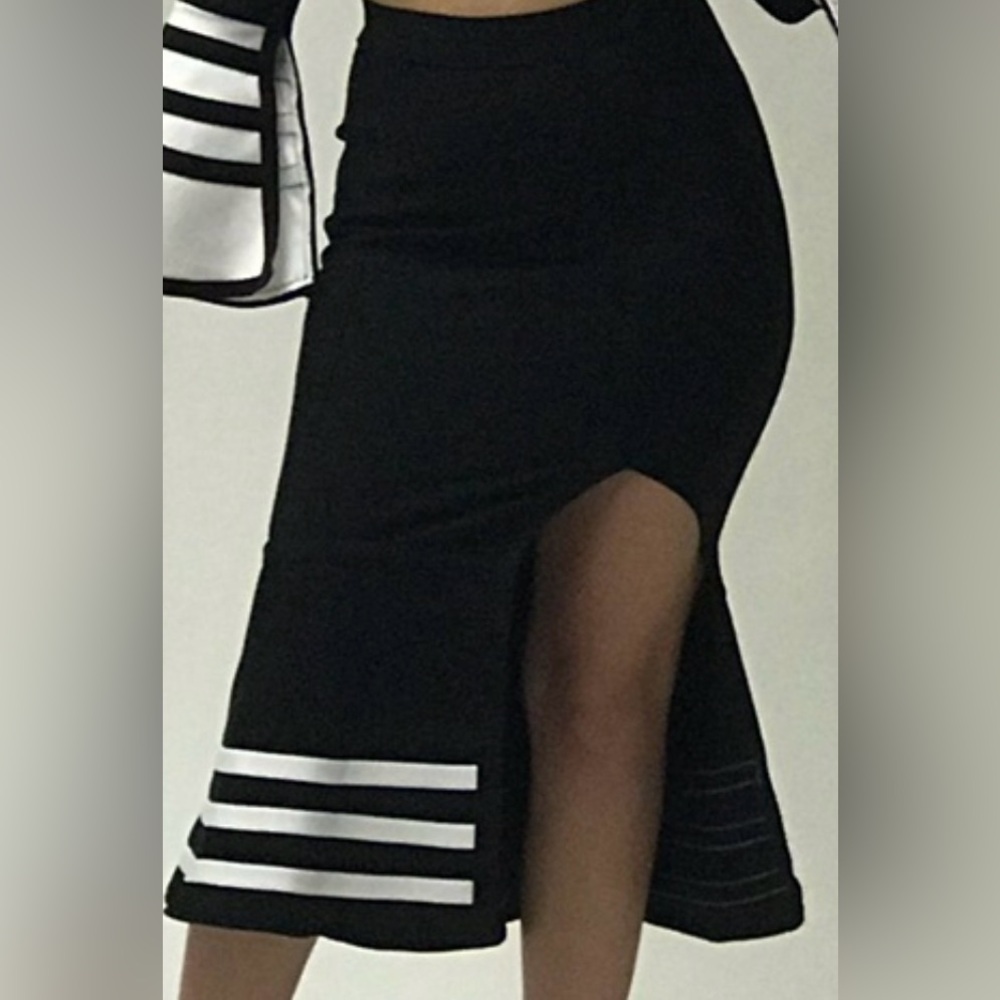 bebe Black and White Pencil Skirt
